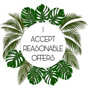 Bundles $25 for 3 items that have ♡